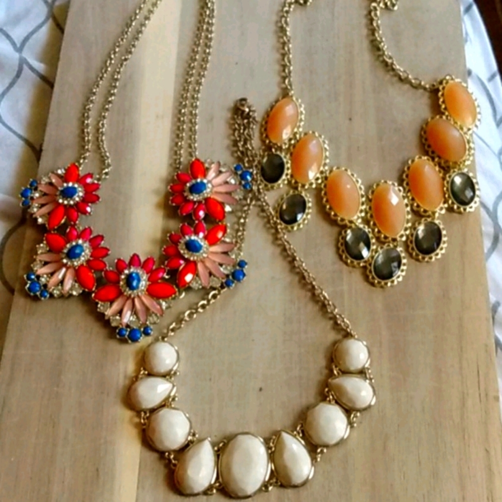 3 beautiful statement necklaces
